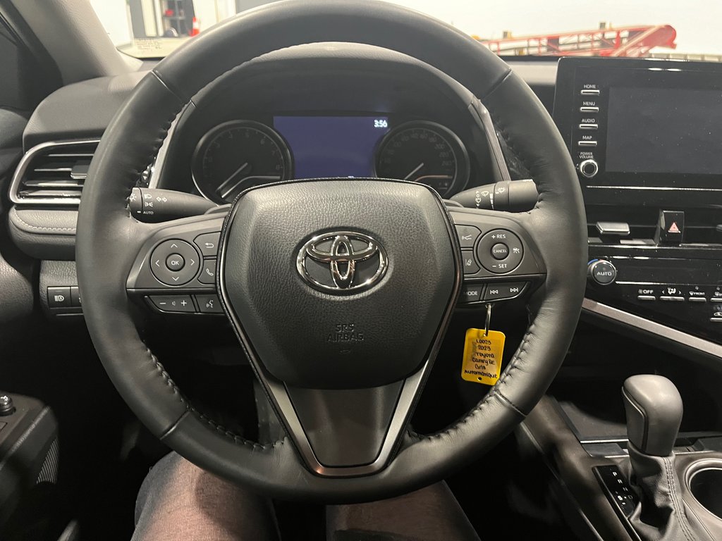 2023  Camry SE AWD in Cowansville, Quebec - 14 - w1024h768px