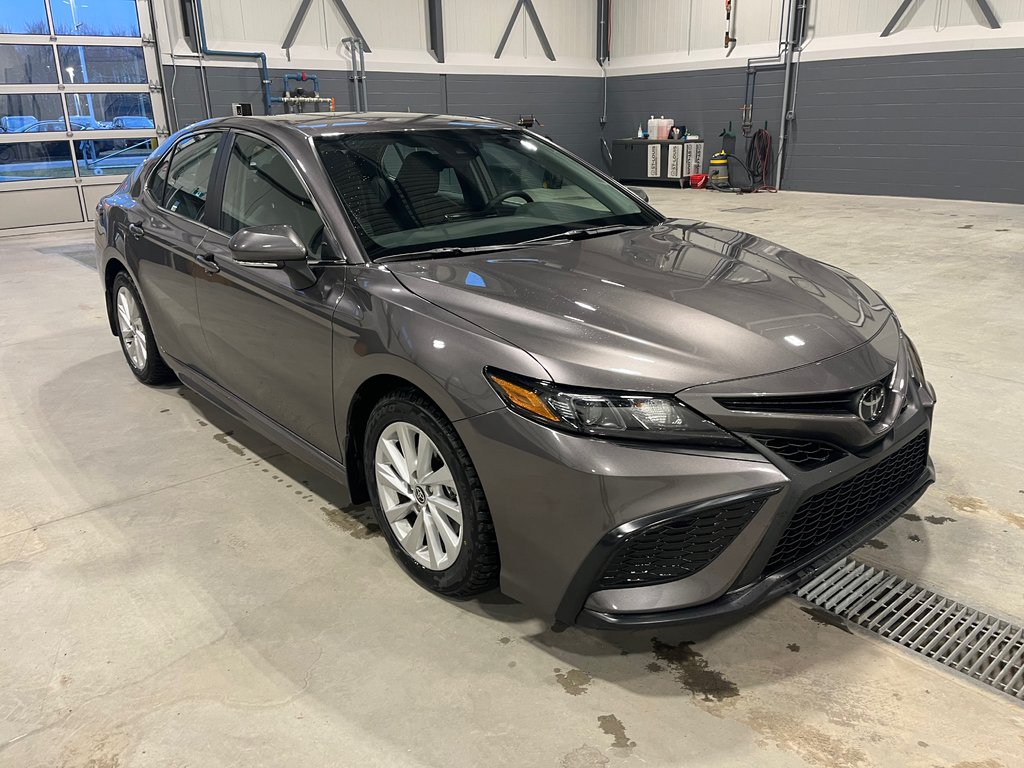 2023  Camry SE AWD in Cowansville, Quebec - 7 - w1024h768px