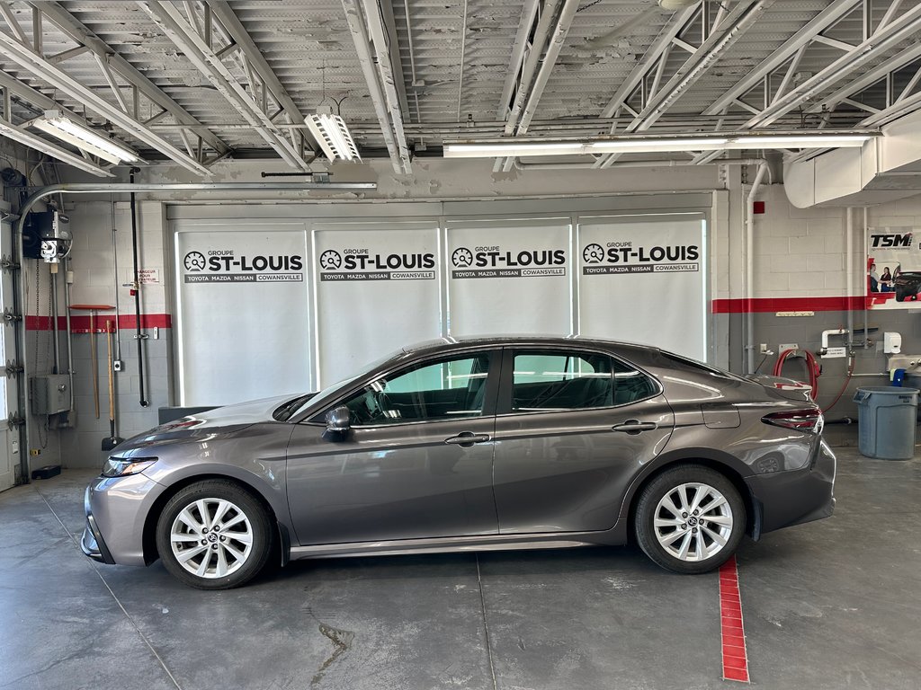 2023  Camry SE AWD - Sièges et volant chauffant - Mags in Cowansville, Quebec - 5 - w1024h768px