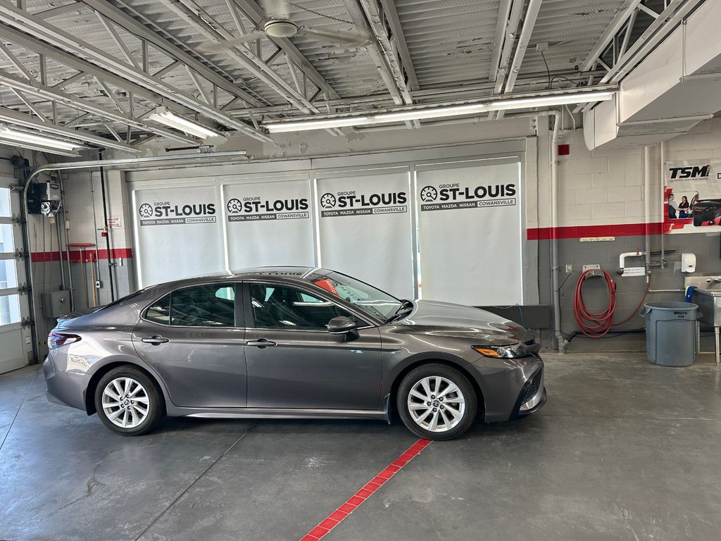 Camry SE AWD - Sièges et volant chauffant - Mags 2023 à Cowansville, Québec - 10 - w1024h768px