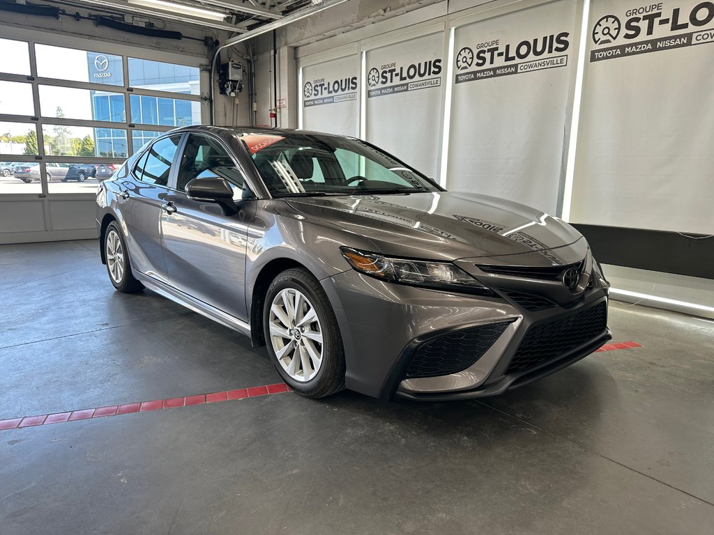 2023  Camry SE AWD - Sièges et volant chauffant - Mags in Cowansville, Quebec - 11 - w1024h768px