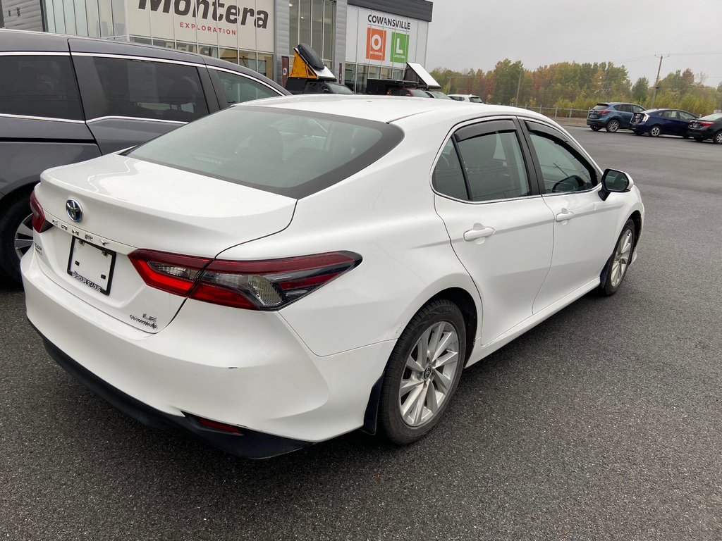 Toyota Camry Hybrid LE 2023 à Cowansville, Québec - 3 - w1024h768px