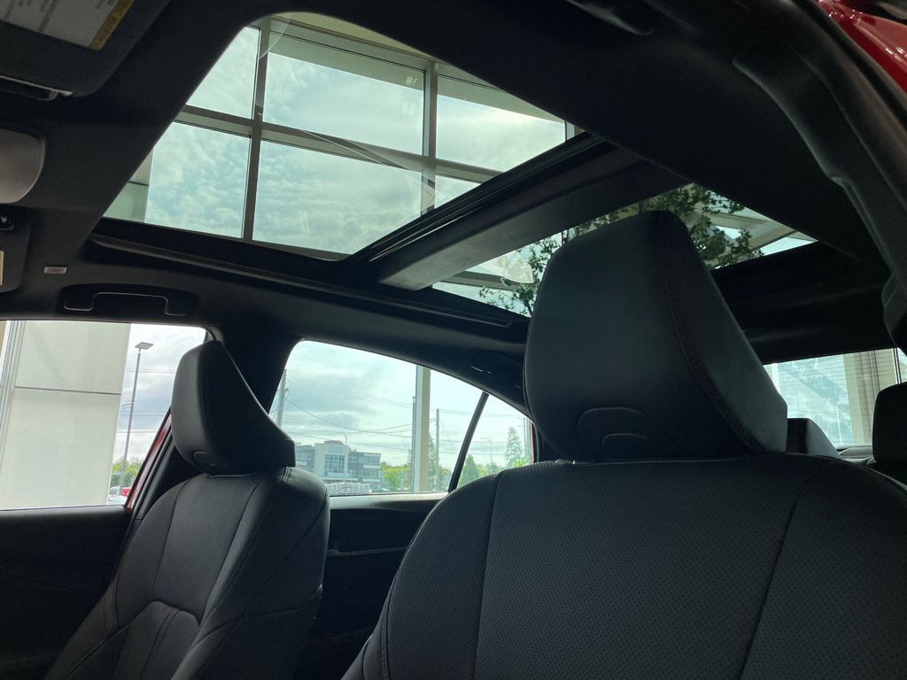 2025 Toyota Camry XSE hybride AWD in Cowansville, Quebec - 9 - w1024h768px