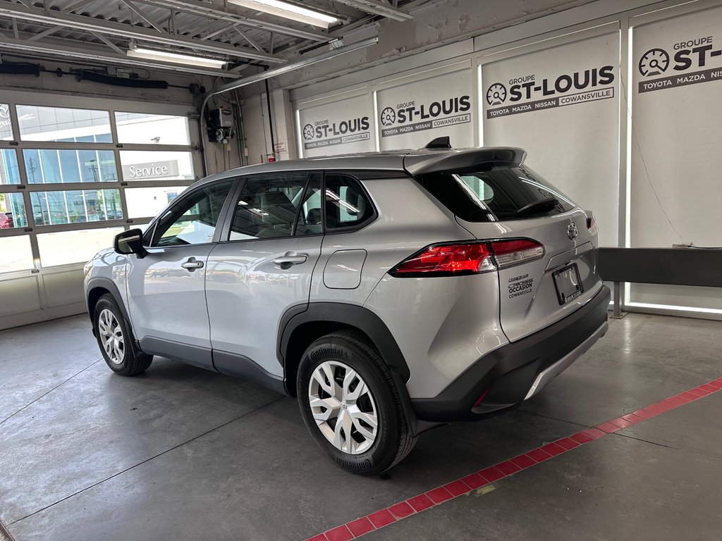 Toyota COROLLA CROSS L 2024 à Cowansville, Québec - 2 - w1024h768px