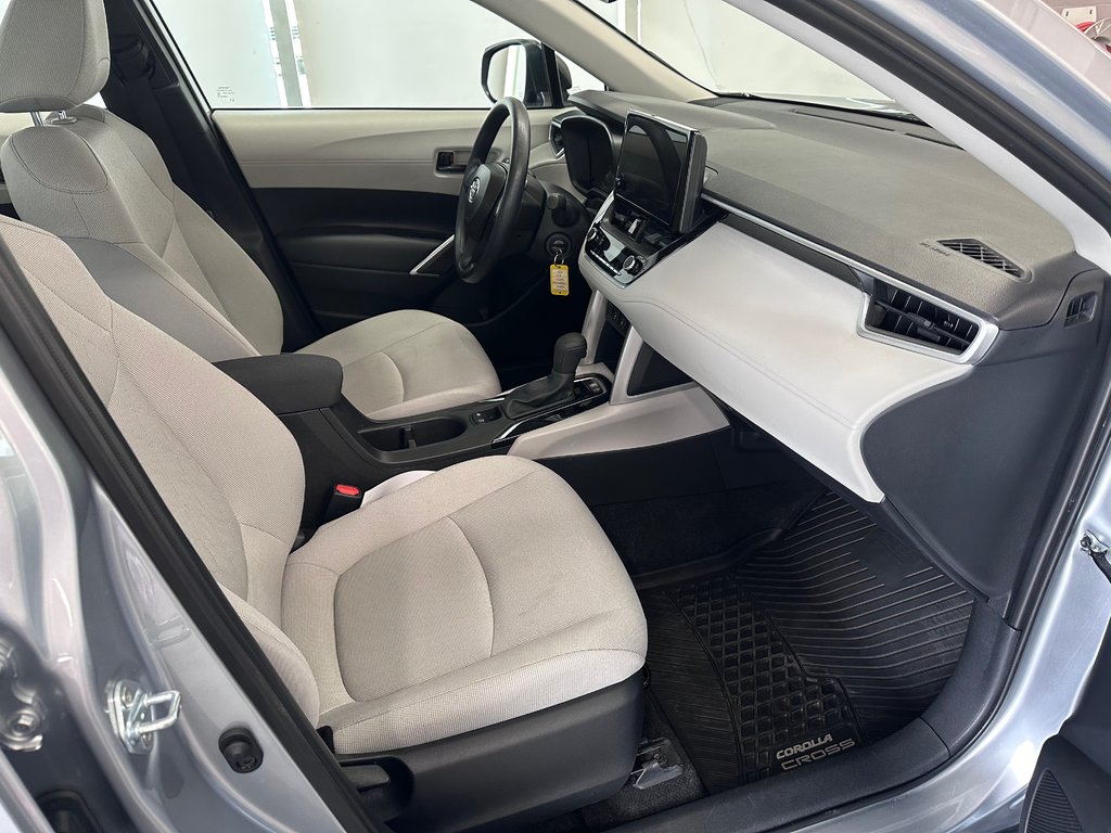 Toyota COROLLA CROSS L 2024 à Cowansville, Québec - 12 - w1024h768px
