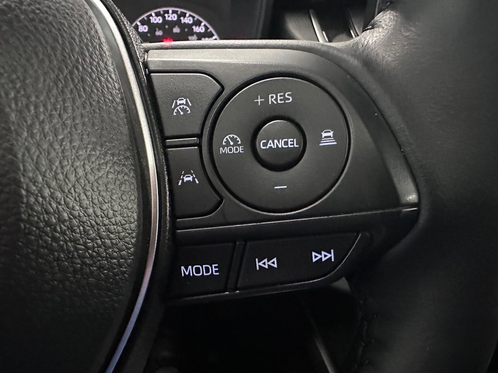 2024 Toyota COROLLA CROSS LE Premium AWD in Cowansville, Quebec - 25 - w1024h768px