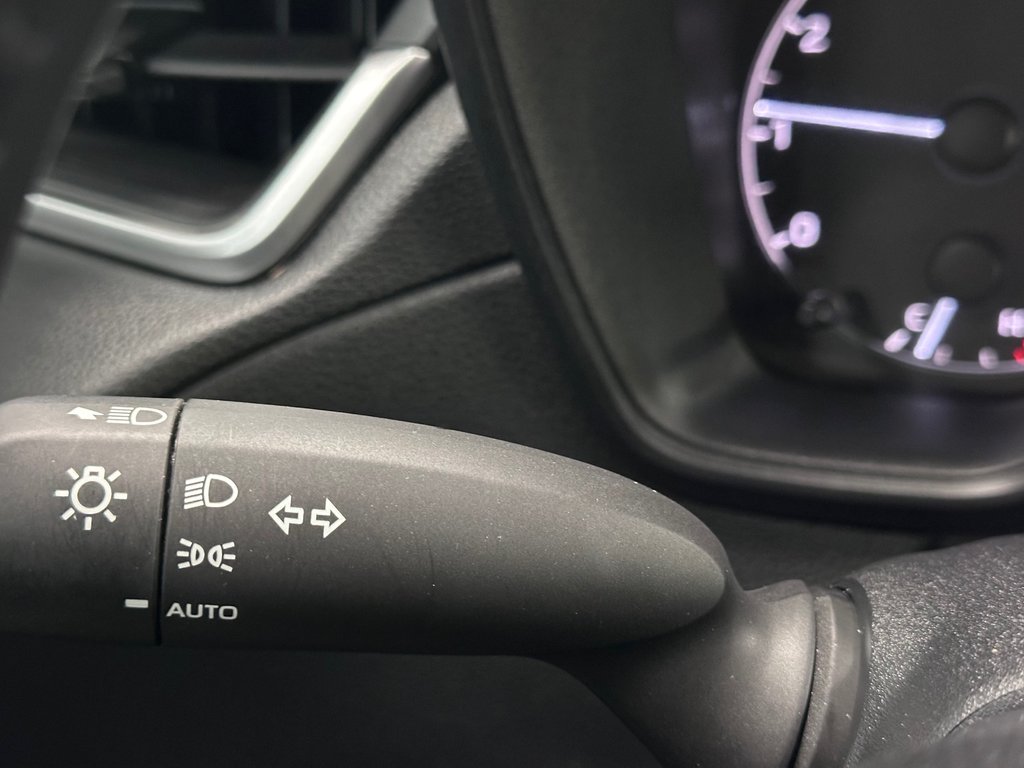 2024 Toyota COROLLA CROSS LE Premium AWD in Cowansville, Quebec - 27 - w1024h768px