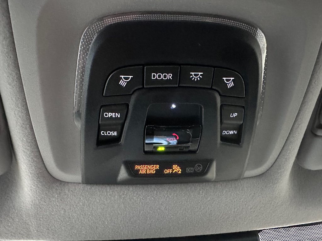 2024 Toyota COROLLA CROSS LE Premium AWD in Cowansville, Quebec - 34 - w1024h768px