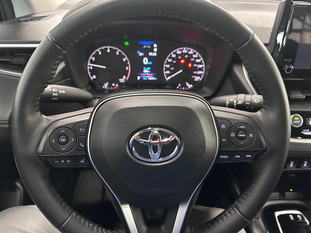 2024 Toyota COROLLA CROSS LE Premium AWD in Cowansville, Quebec - 23 - w1024h768px