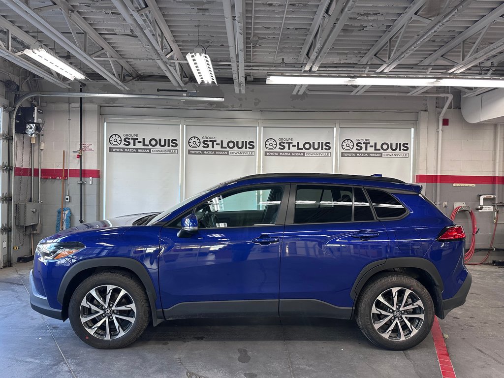 2024 Toyota COROLLA CROSS LE Premium AWD in Cowansville, Quebec - 2 - w1024h768px