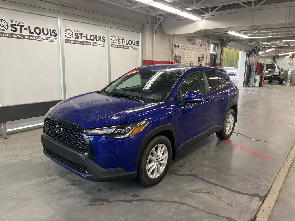 Toyota COROLLA CROSS LE 2024 à Cowansville, Québec - 1 - w1024h768px