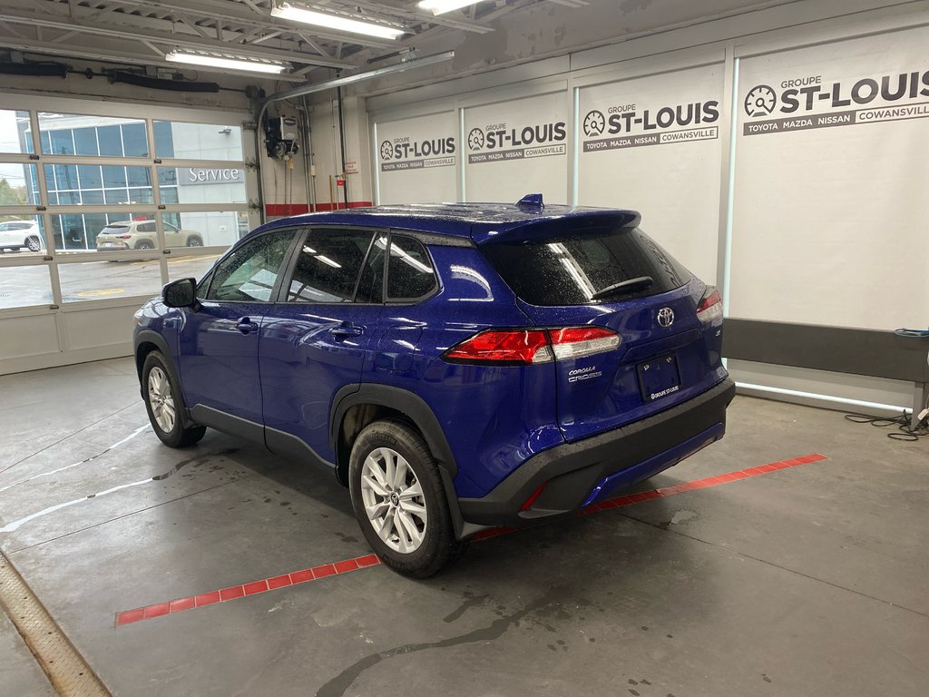 Toyota COROLLA CROSS LE 2024 à Cowansville, Québec - 3 - w1024h768px