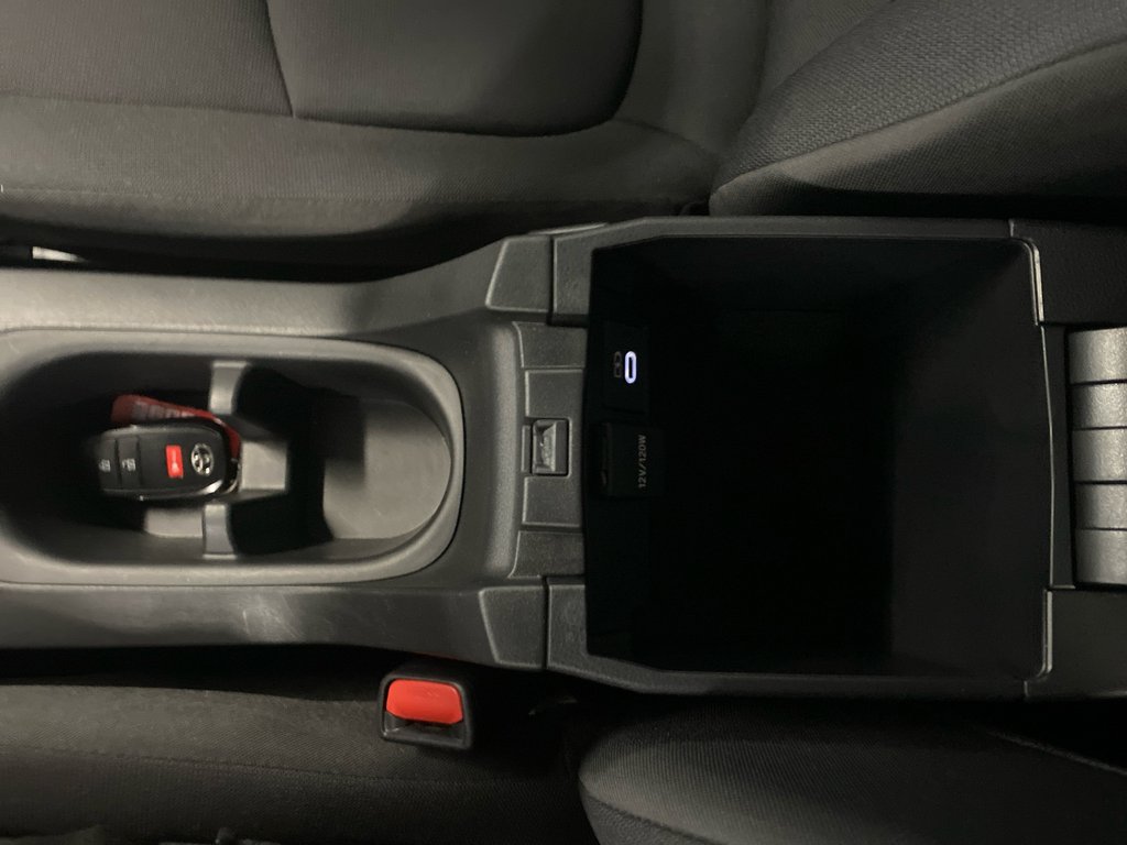 Toyota COROLLA CROSS LE 2024 à Cowansville, Québec - 21 - w1024h768px