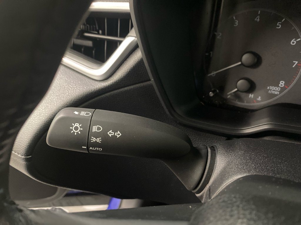 Toyota COROLLA CROSS LE 2024 à Cowansville, Québec - 13 - w1024h768px