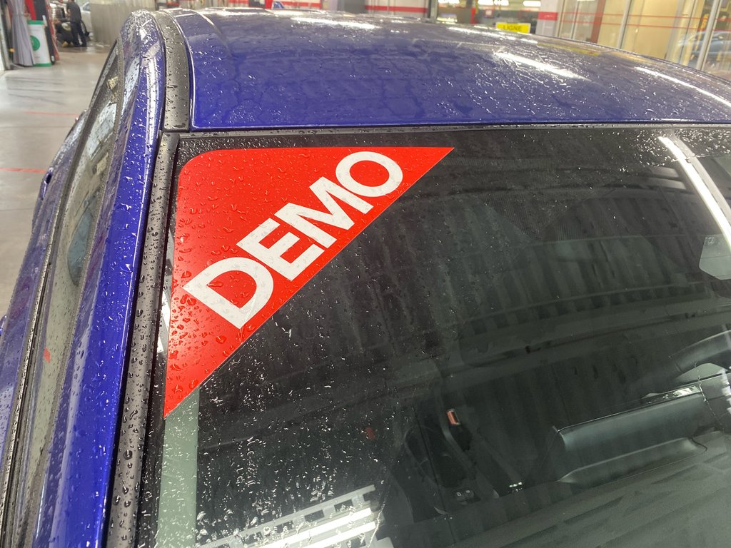 Toyota COROLLA CROSS LE 2024 à Cowansville, Québec - 5 - w1024h768px