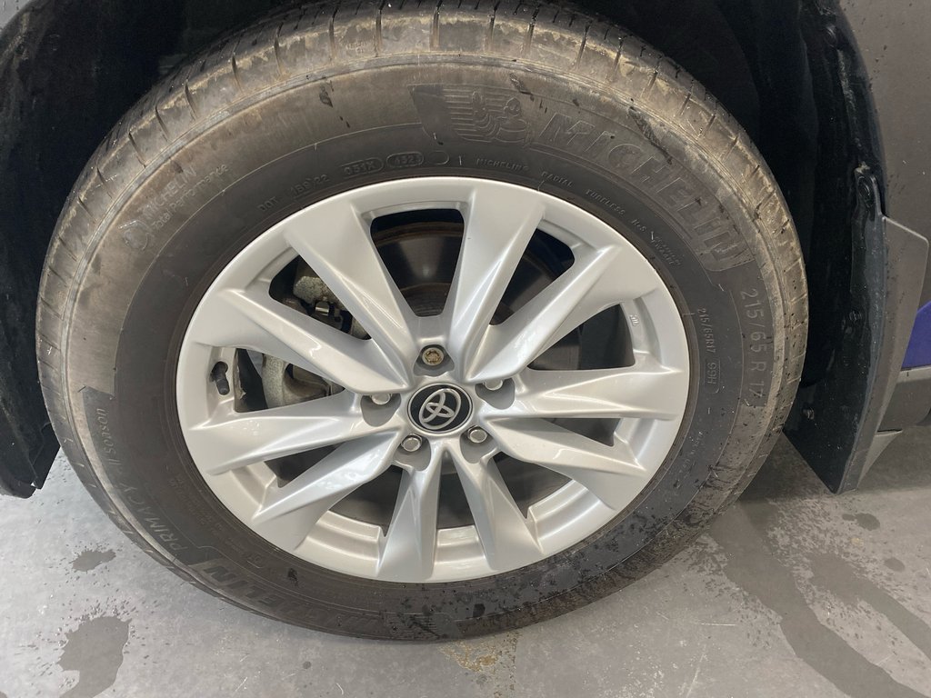 Toyota COROLLA CROSS LE 2024 à Cowansville, Québec - 24 - w1024h768px