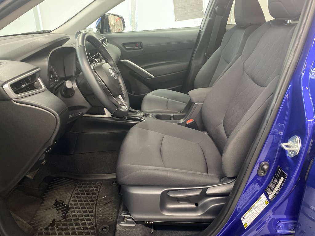 Toyota COROLLA CROSS LE 2024 à Cowansville, Québec - 9 - w1024h768px