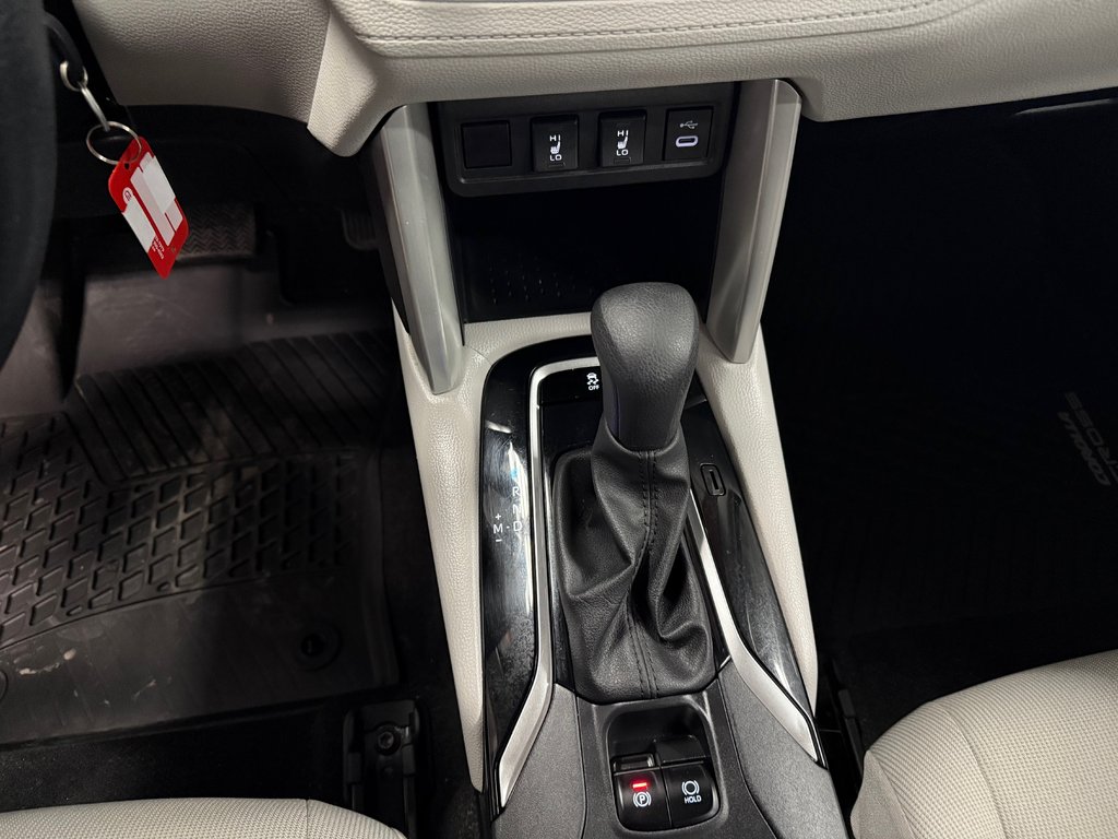 2024 Toyota Corolla Cross L AWD in Cowansville, Quebec - 18 - w1024h768px