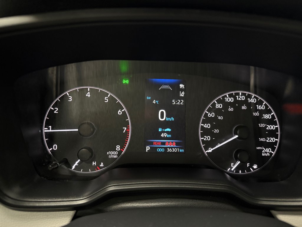 2024 Toyota Corolla Cross L AWD in Cowansville, Quebec - 20 - w1024h768px