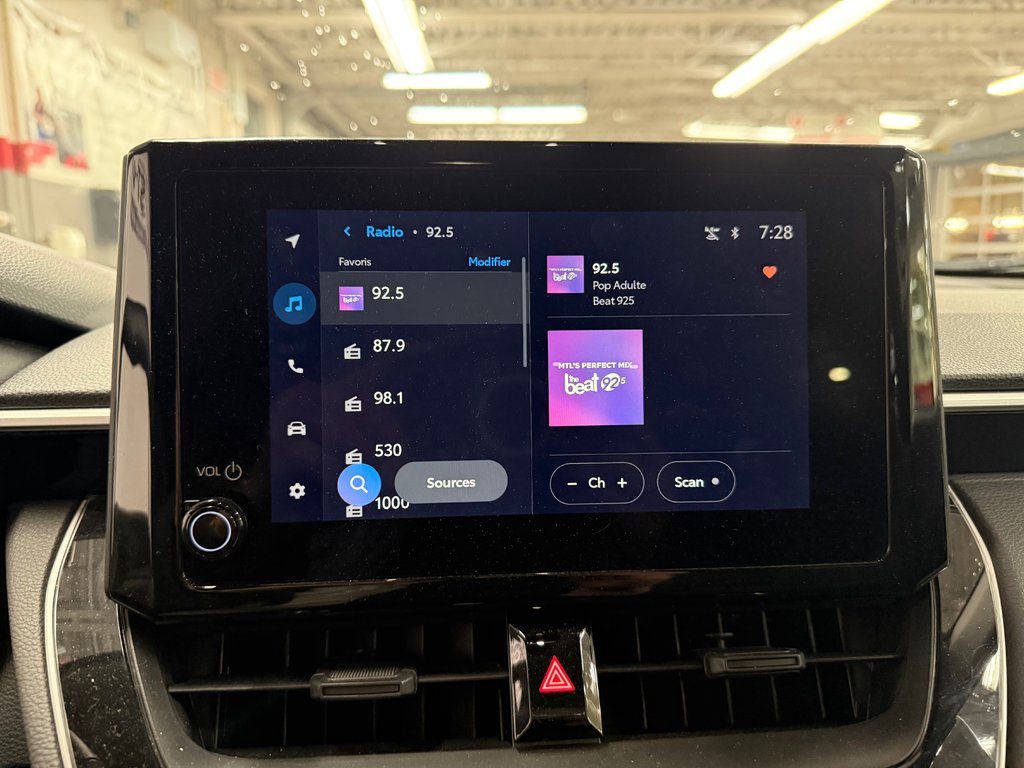 Toyota Corolla Cross LE AWD 2025 à Cowansville, Québec - 17 - w1024h768px