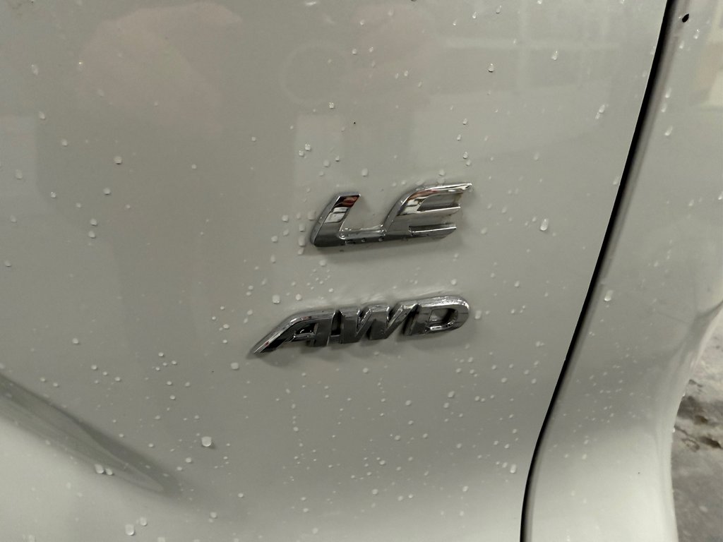 Toyota Corolla Cross LE AWD 2025 à Cowansville, Québec - 10 - w1024h768px