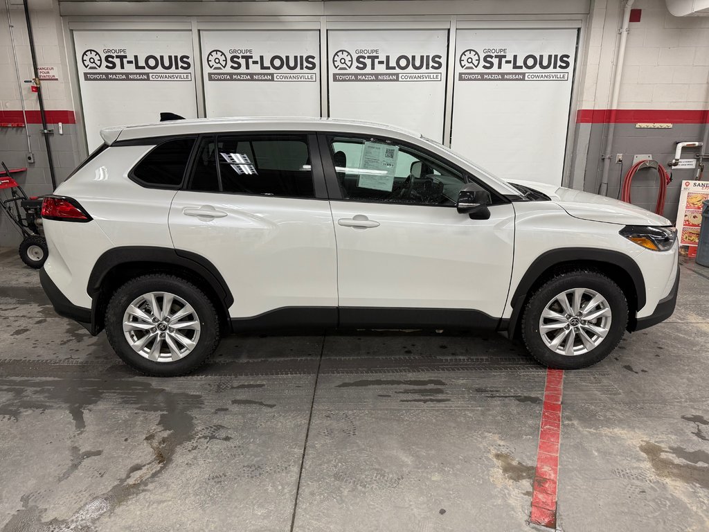 Toyota Corolla Cross LE AWD 2025 à Cowansville, Québec - 6 - w1024h768px
