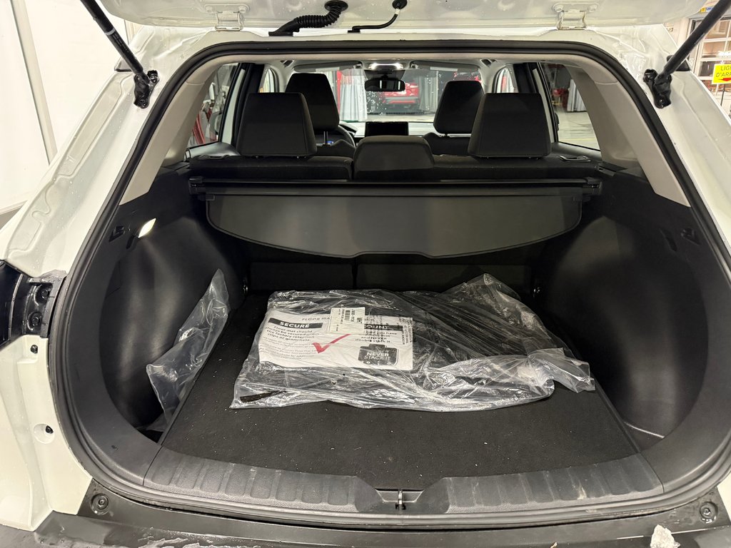 Toyota Corolla Cross LE AWD 2025 à Cowansville, Québec - 11 - w1024h768px