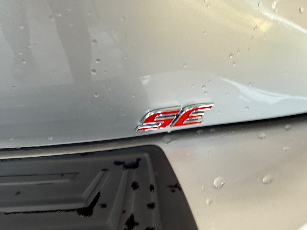 Toyota Corolla Hatchback SE PLUS 2025 à Cowansville, Québec - 10 - w1024h768px