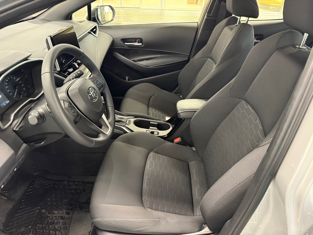 Toyota Corolla Hatchback SE PLUS 2025 à Cowansville, Québec - 14 - w1024h768px