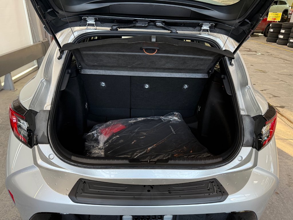 Toyota Corolla Hatchback SE PLUS 2025 à Cowansville, Québec - 11 - w1024h768px