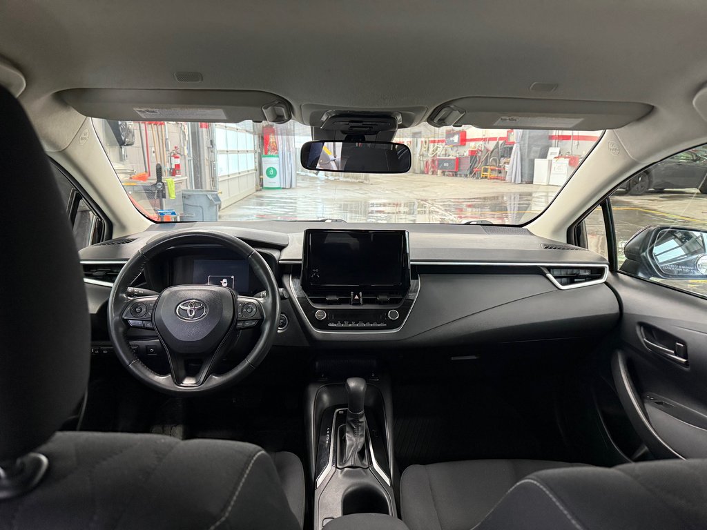 Toyota COROLLA HYBRID LE AWD 2023 à Cowansville, Québec - 12 - w1024h768px