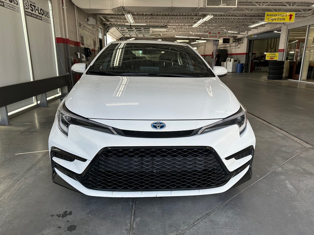 2025 Toyota COROLLA HYBRID SE AWD in Cowansville, Quebec - 6 - w1024h768px