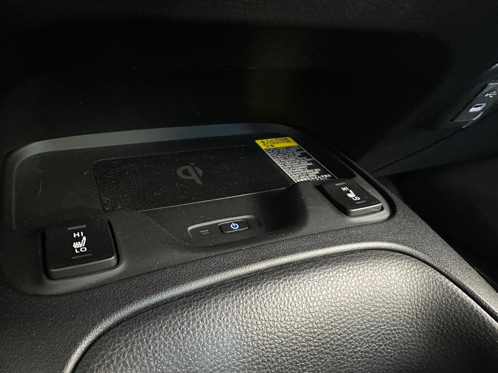 2025 Toyota COROLLA HYBRID SE AWD in Cowansville, Quebec - 18 - w1024h768px