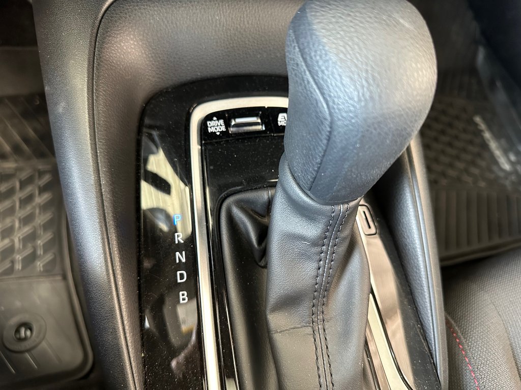 2025 Toyota COROLLA HYBRID SE AWD in Cowansville, Quebec - 27 - w1024h768px