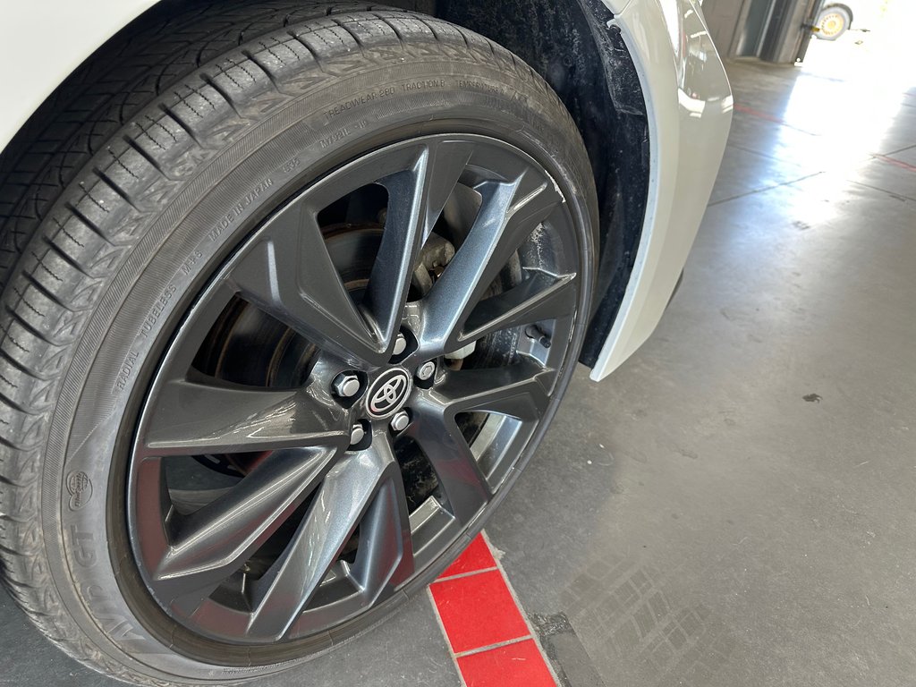 2025 Toyota COROLLA HYBRID SE AWD in Cowansville, Quebec - 14 - w1024h768px