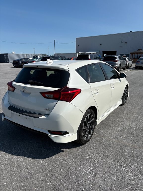 2017 Toyota Corolla iM in Cowansville, Quebec - 4 - w1024h768px
