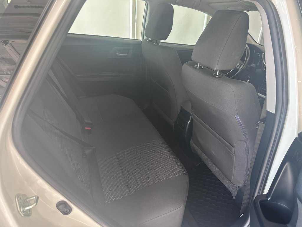 2017 Toyota Corolla iM Groupe Electrique / Sièges Chauffant / MAGS in Cowansville, Quebec - 12 - w1024h768px