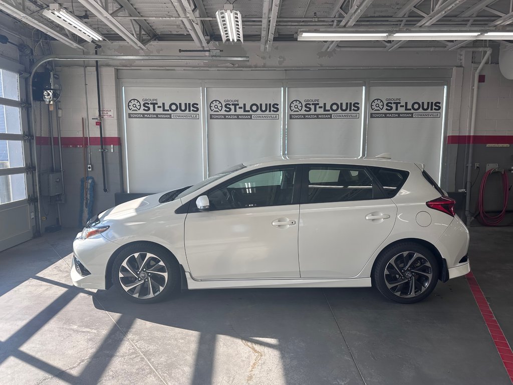 2017 Toyota Corolla iM Groupe Electrique / Sièges Chauffant / MAGS in Cowansville, Quebec - 2 - w1024h768px