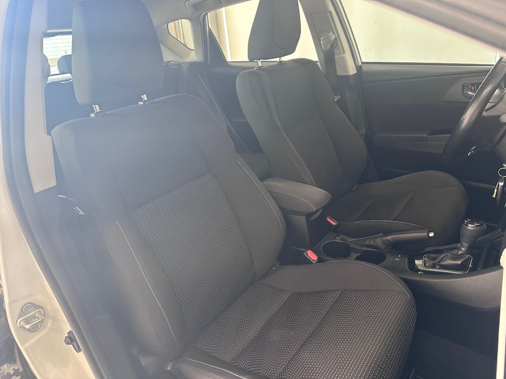 2017 Toyota Corolla iM Groupe Electrique / Sièges Chauffant / MAGS in Cowansville, Quebec - 14 - w1024h768px