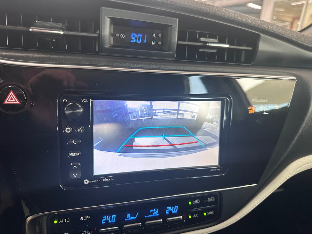 2017 Toyota Corolla iM Groupe Electrique / Sièges Chauffant / MAGS in Cowansville, Quebec - 28 - w1024h768px