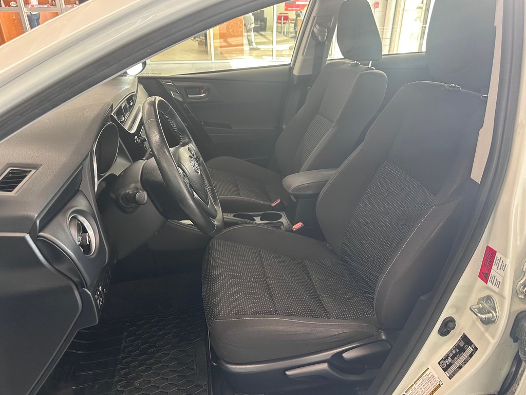 2017 Toyota Corolla iM Groupe Electrique / Sièges Chauffant / MAGS in Cowansville, Quebec - 15 - w1024h768px