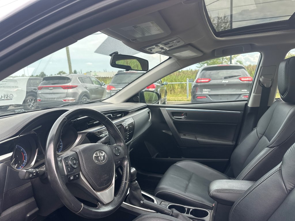 2014 Toyota Corolla SE GROUPE AMÉLIORÉ / CUIR / TOIT in Cowansville, Quebec - 6 - w1024h768px