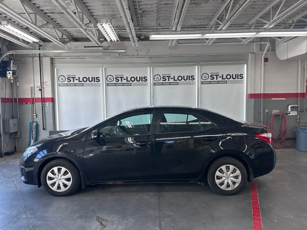 Toyota Corolla SE GROUPE AMÉLIORÉ / CUIR / TOIT 2014 à Cowansville, Québec - 2 - w1024h768px