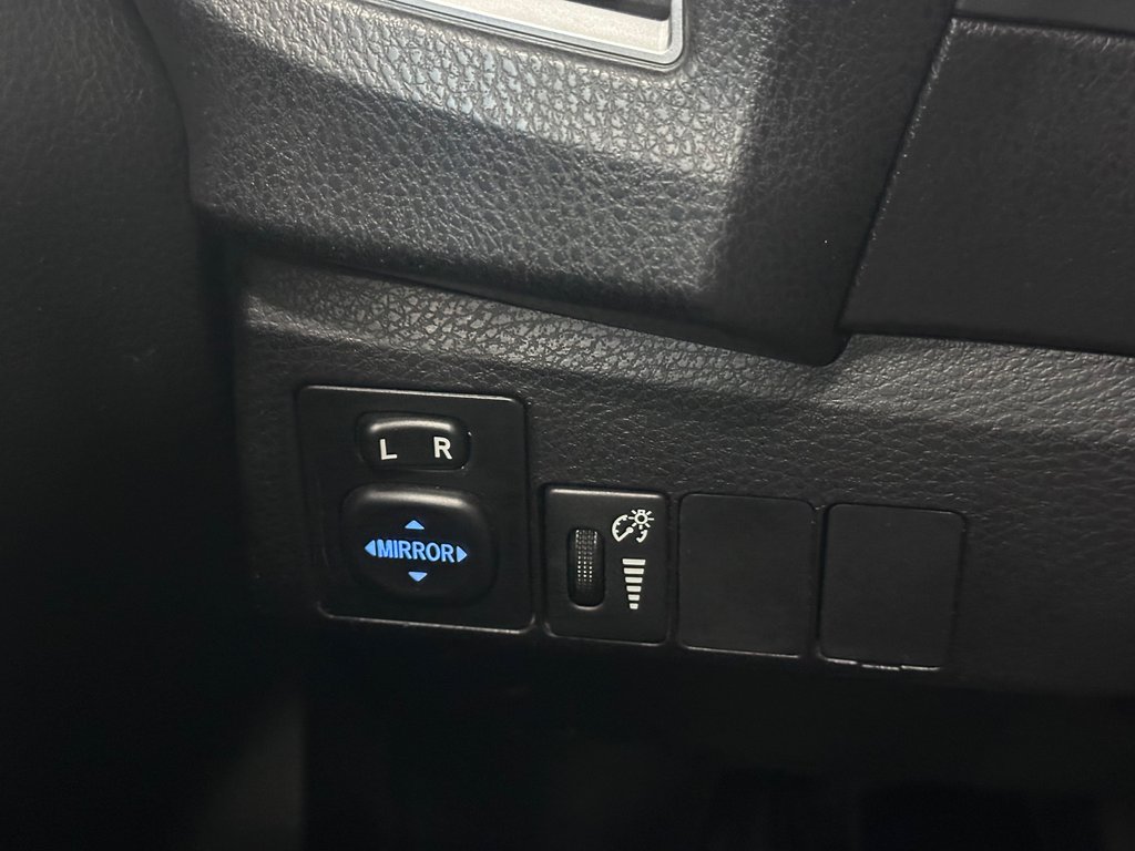 Toyota Corolla SE GROUPE AMÉLIORÉ / CUIR / TOIT 2014 à Cowansville, Québec - 24 - w1024h768px