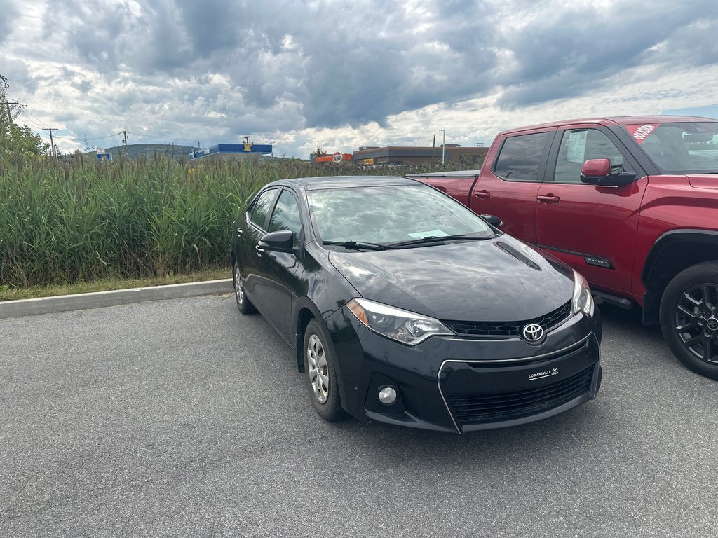 2014 Toyota Corolla SE GROUPE AMÉLIORÉ / CUIR / TOIT in Cowansville, Quebec - 1 - w1024h768px