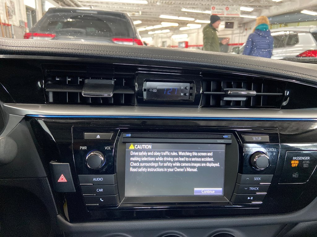 2015 Toyota Corolla S in Cowansville, Quebec - 30 - w1024h768px