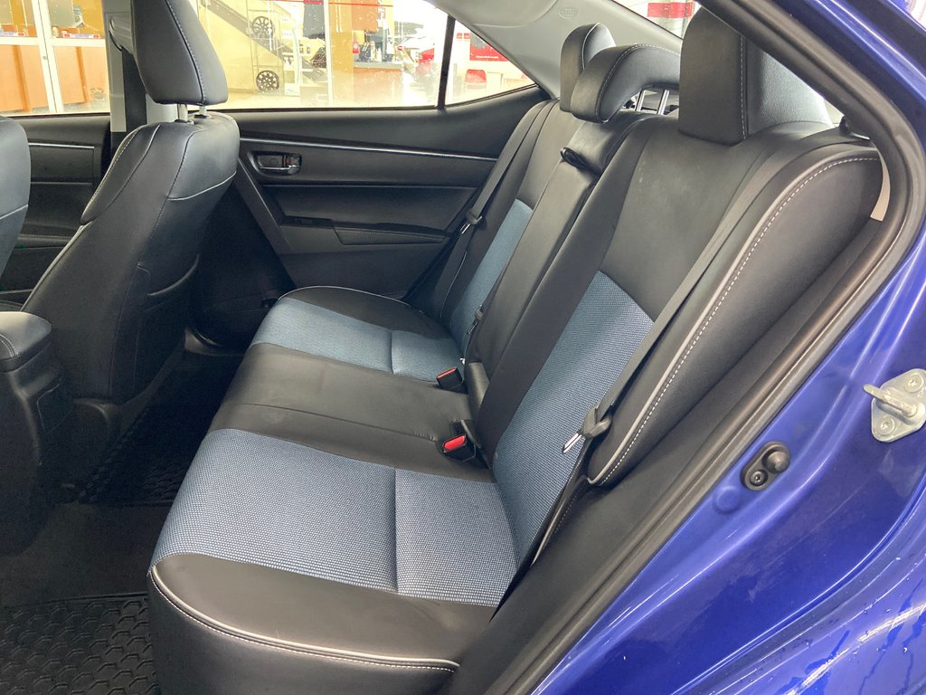 2015 Toyota Corolla S in Cowansville, Quebec - 22 - w1024h768px