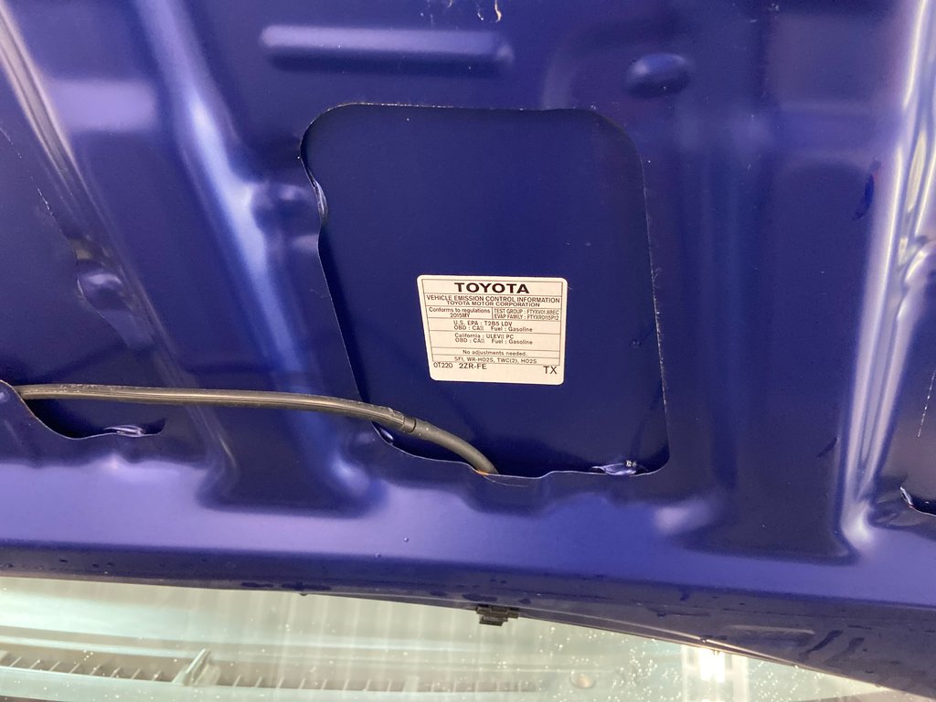 2015 Toyota Corolla S in Cowansville, Quebec - 15 - w1024h768px