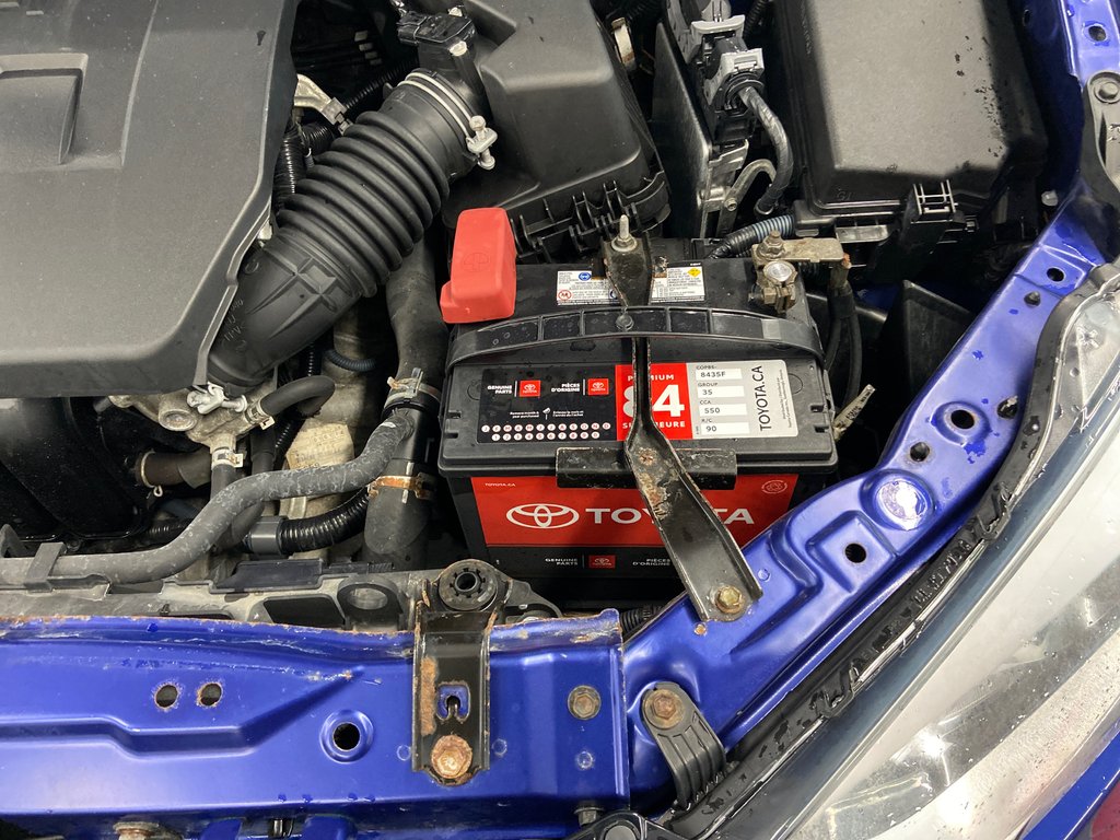 2015 Toyota Corolla S in Cowansville, Quebec - 14 - w1024h768px