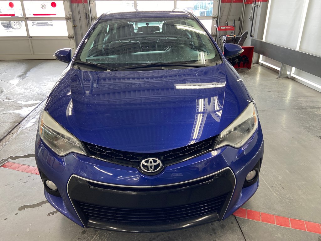 2015 Toyota Corolla S in Cowansville, Quebec - 10 - w1024h768px